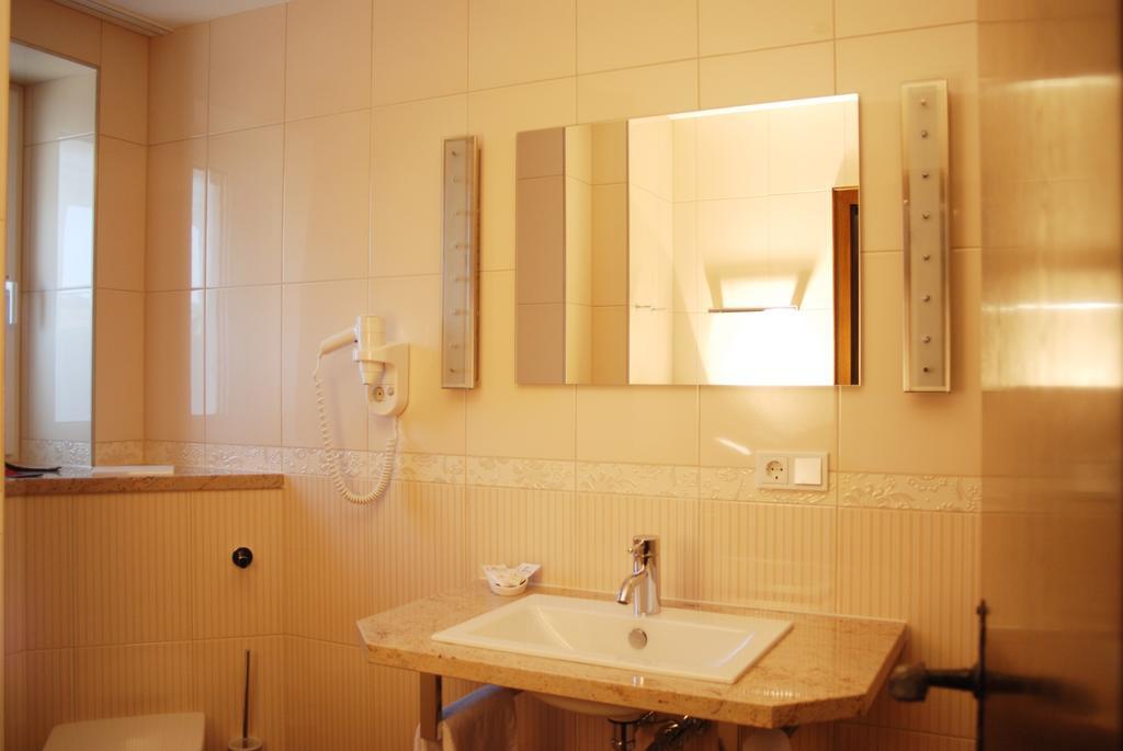 Hotel Sankt Maximilian Bernkastel-Kues Room photo
